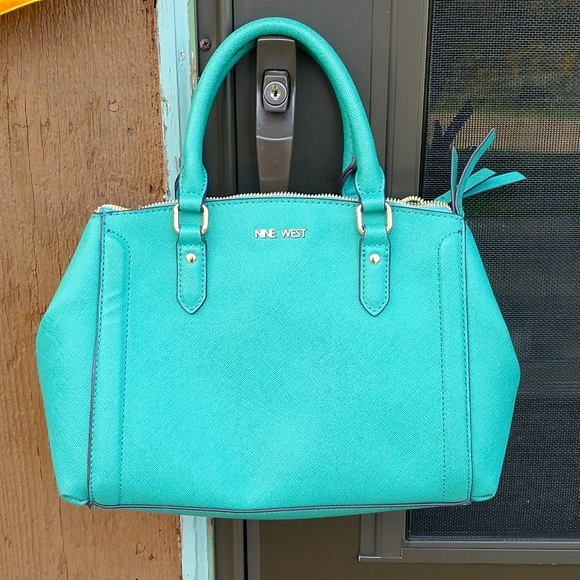 Nine West Handbags - Nine West green